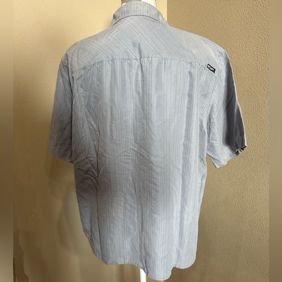 RIP CURL Mens Gray Button Down shirt with dark Gray pinstripes - Picture 2 of 8